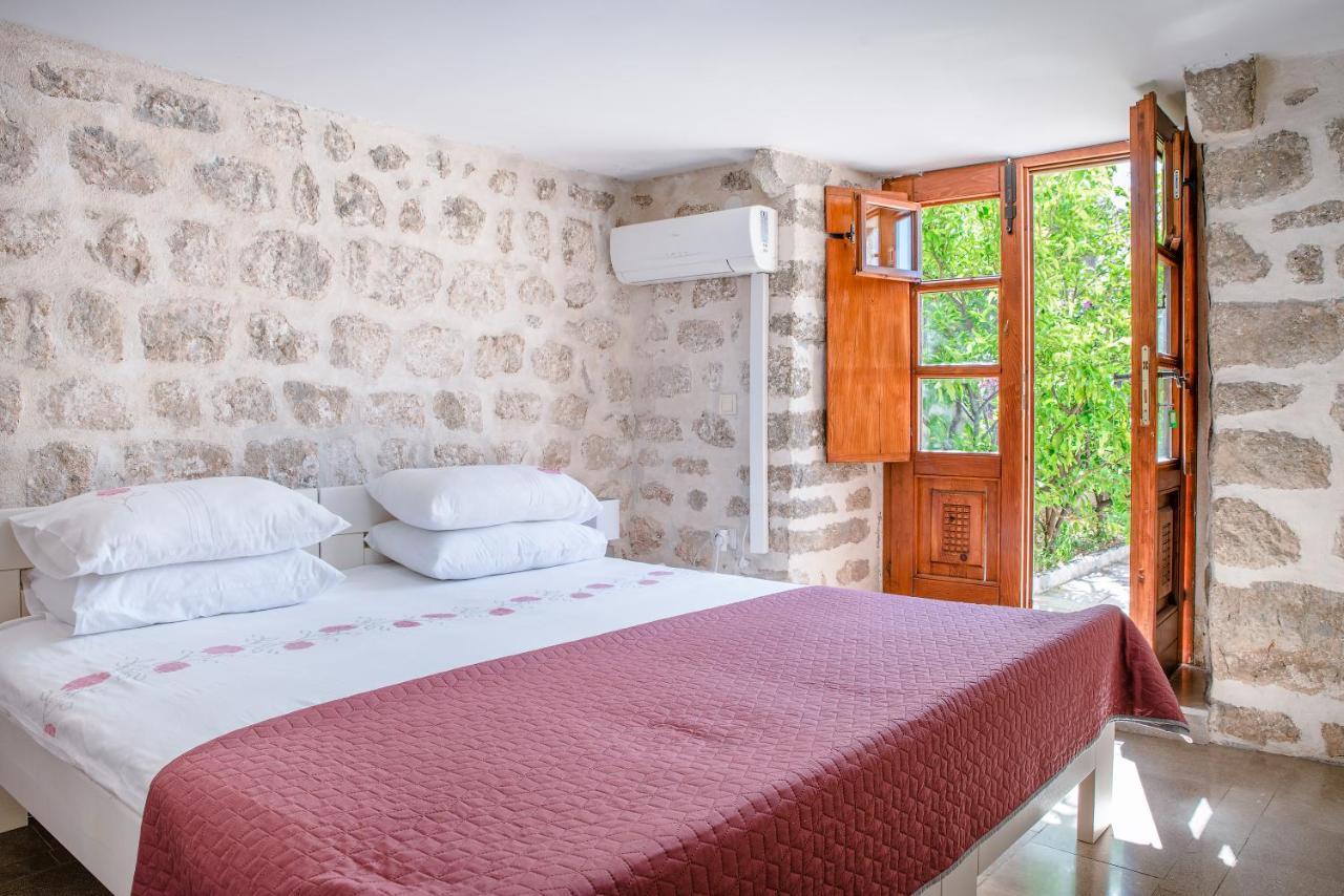 Guesthouse Mrshe Palace Perast Esterno foto