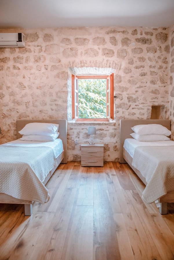 Guesthouse Mrshe Palace Perast Esterno foto