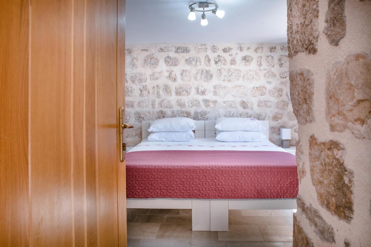 Guesthouse Mrshe Palace Perast Esterno foto
