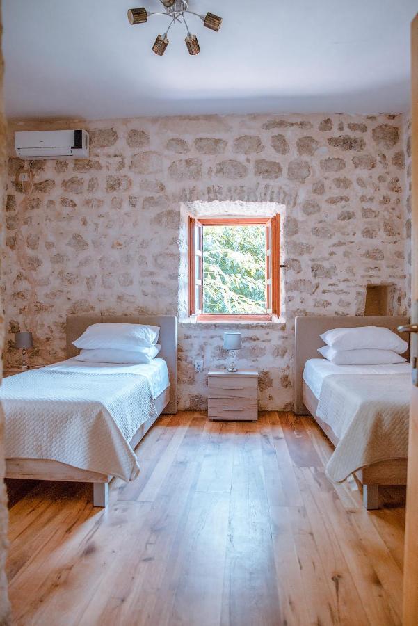 Guesthouse Mrshe Palace Perast Esterno foto