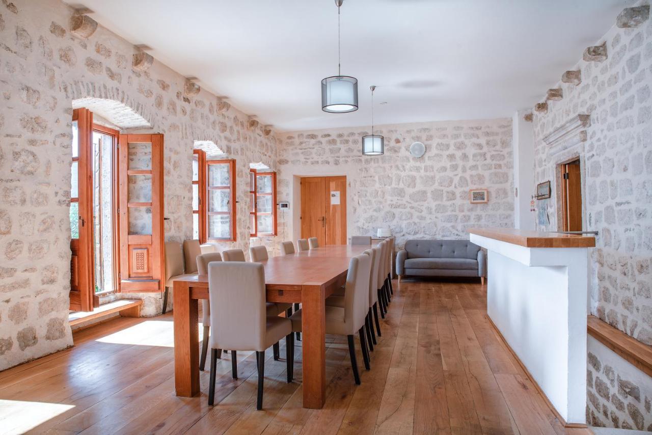 Guesthouse Mrshe Palace Perast Esterno foto