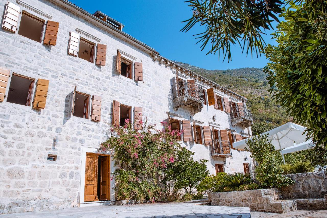 Guesthouse Mrshe Palace Perast Esterno foto