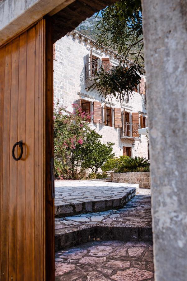 Guesthouse Mrshe Palace Perast Esterno foto